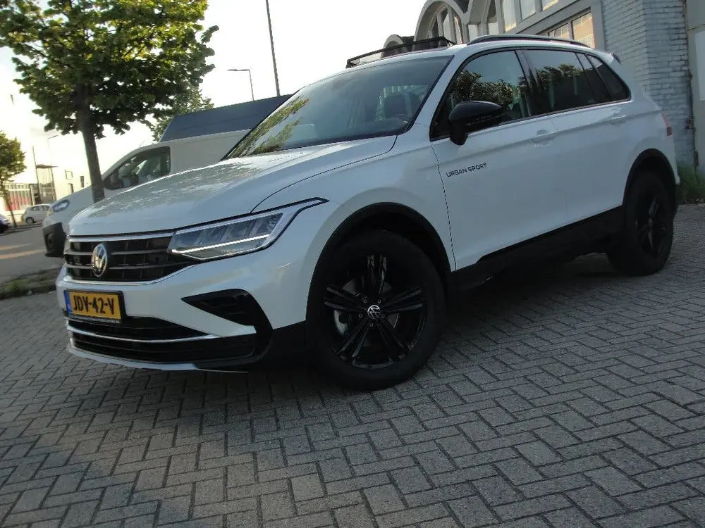 Volkswagen Tiguan 1.5 TSI/AUTOMAAT/2022/URBAN SPORT/OPEN DAK/TREKHAAK uit 2022, foto 3