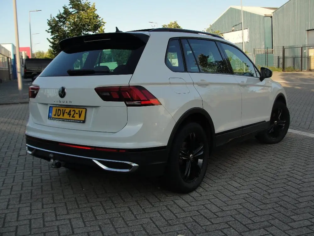 Volkswagen Tiguan 1.5 TSI/AUTOMAAT/2022/URBAN SPORT/OPEN DAK/TREKHAAK uit 2022, foto 4
