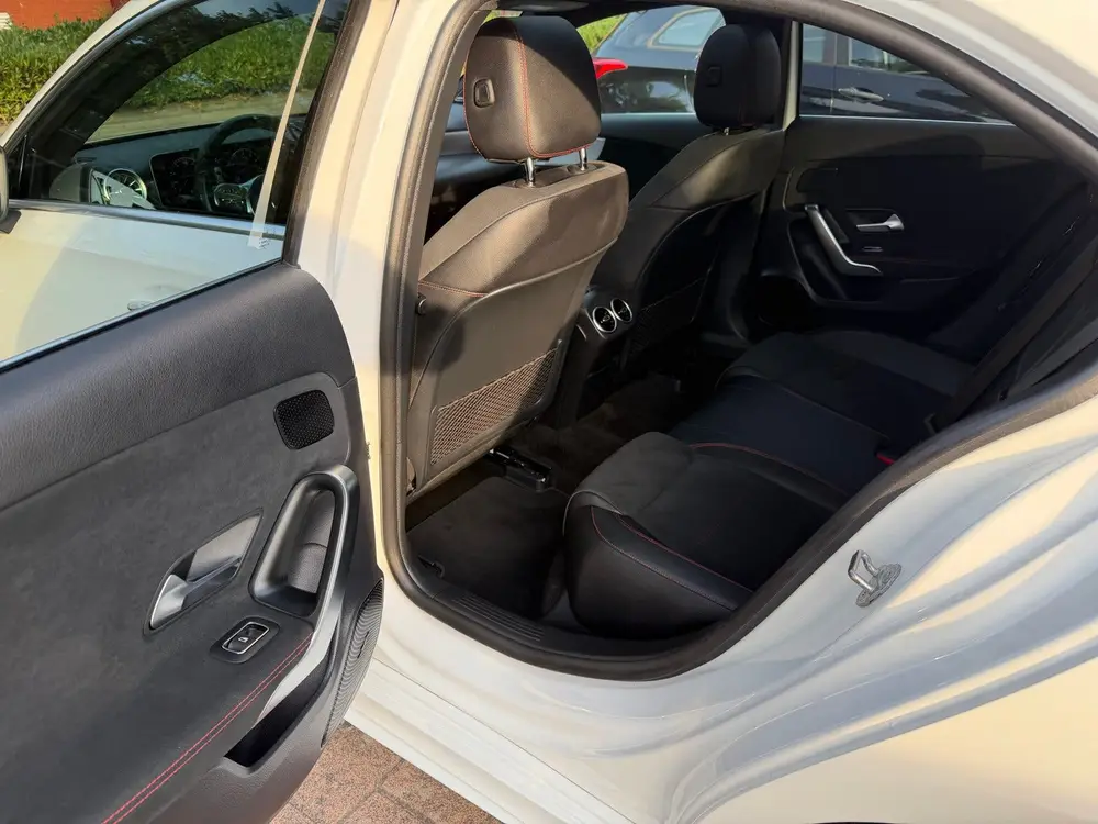 Mercedes-Benz A-Klasse Benz A-Klasse A 200 163pk 7G-DCT 2019 Wit AMG LIne uit 2019, foto 11