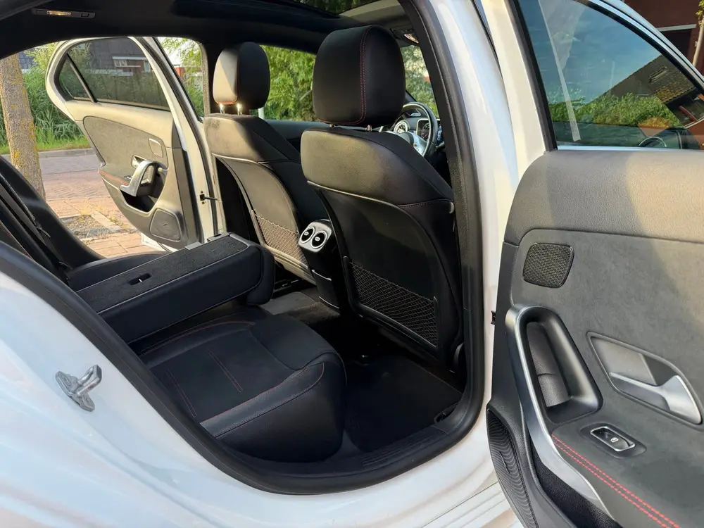 Mercedes-Benz A-Klasse Benz A-Klasse A 200 163pk 7G-DCT 2019 Wit AMG LIne uit 2019, foto 12