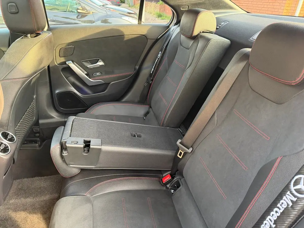 Mercedes-Benz A-Klasse Benz A-Klasse A 200 163pk 7G-DCT 2019 Wit AMG LIne uit 2019, foto 13