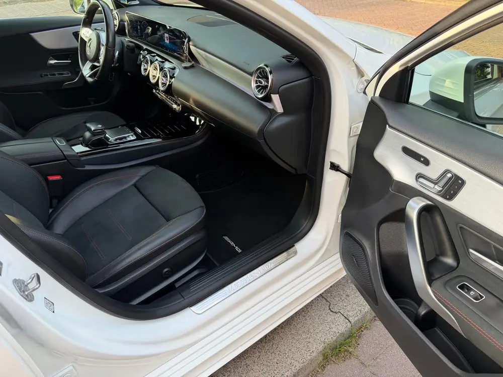 Mercedes-Benz A-Klasse Benz A-Klasse A 200 163pk 7G-DCT 2019 Wit AMG LIne uit 2019, foto 15