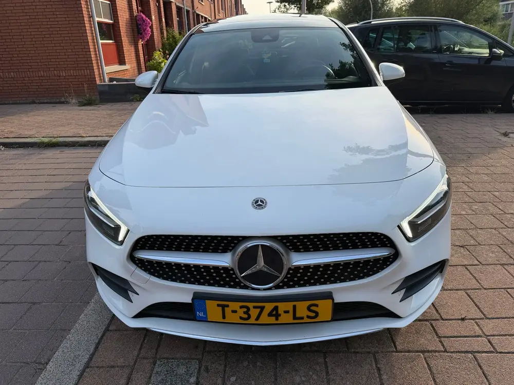 Mercedes-Benz A-Klasse Benz A-Klasse A 200 163pk 7G-DCT 2019 Wit AMG LIne uit 2019, foto 2