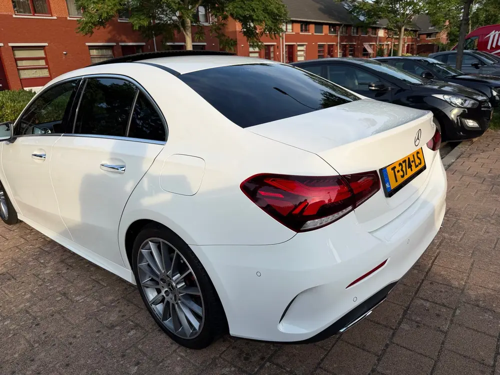 Mercedes-Benz A-Klasse Benz A-Klasse A 200 163pk 7G-DCT 2019 Wit AMG LIne uit 2019, foto 3