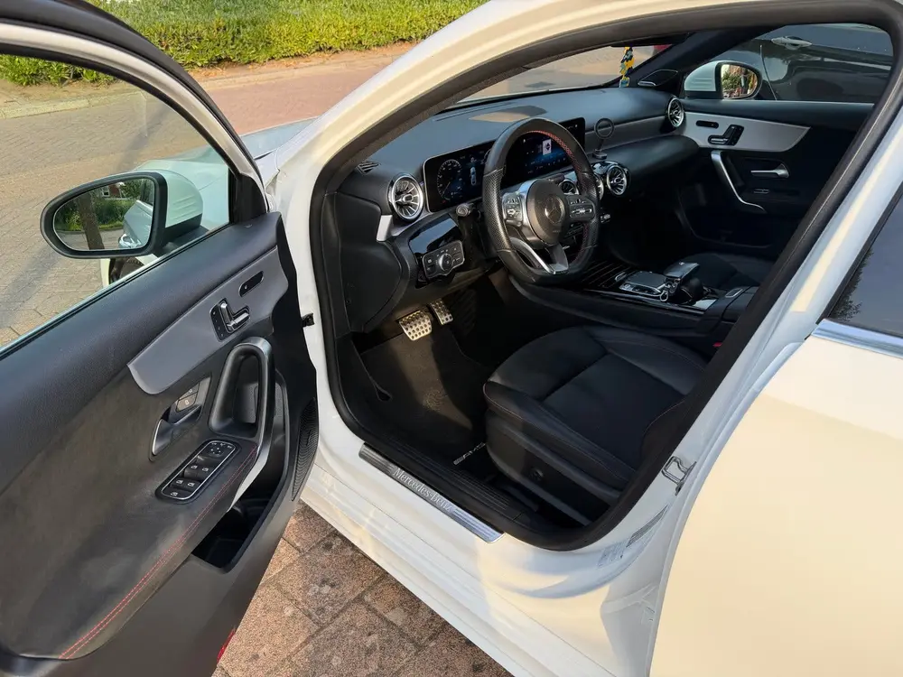 Mercedes-Benz A-Klasse Benz A-Klasse A 200 163pk 7G-DCT 2019 Wit AMG LIne uit 2019, foto 9
