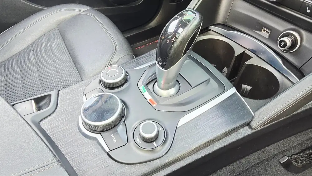 Alfa Romeo Stelvio 2.0 280pk AT AWD 2019 Grijs uit 2019, foto 16