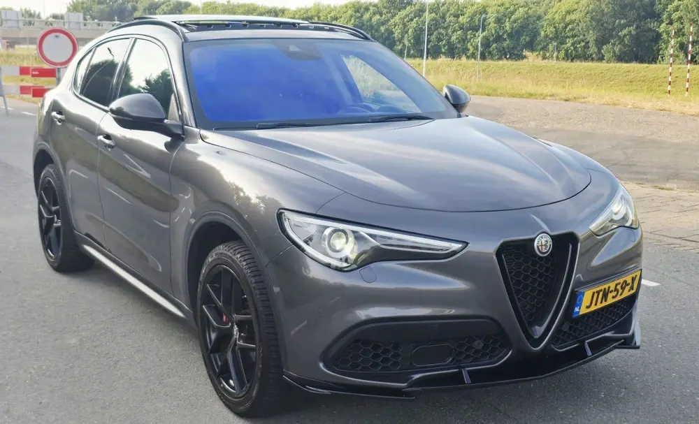 Alfa Romeo Stelvio 2.0 280pk AT AWD 2019 Grijs uit 2019, foto 2