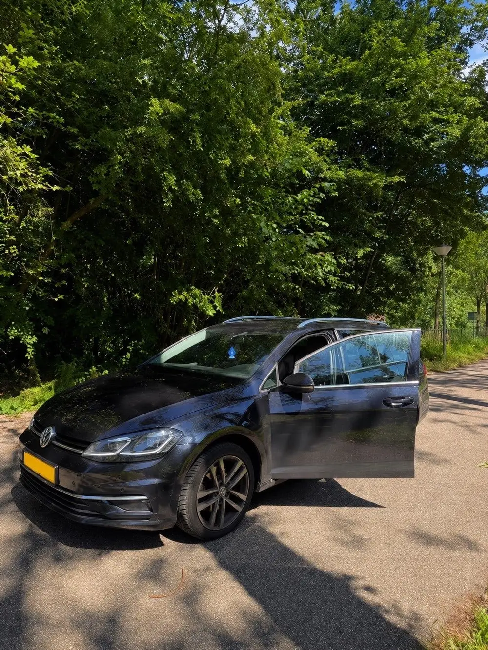 Volkswagen Golf Variant 2.0 TDI 150pk 7-DSG 2020 Zwart uit 2020, foto 3
