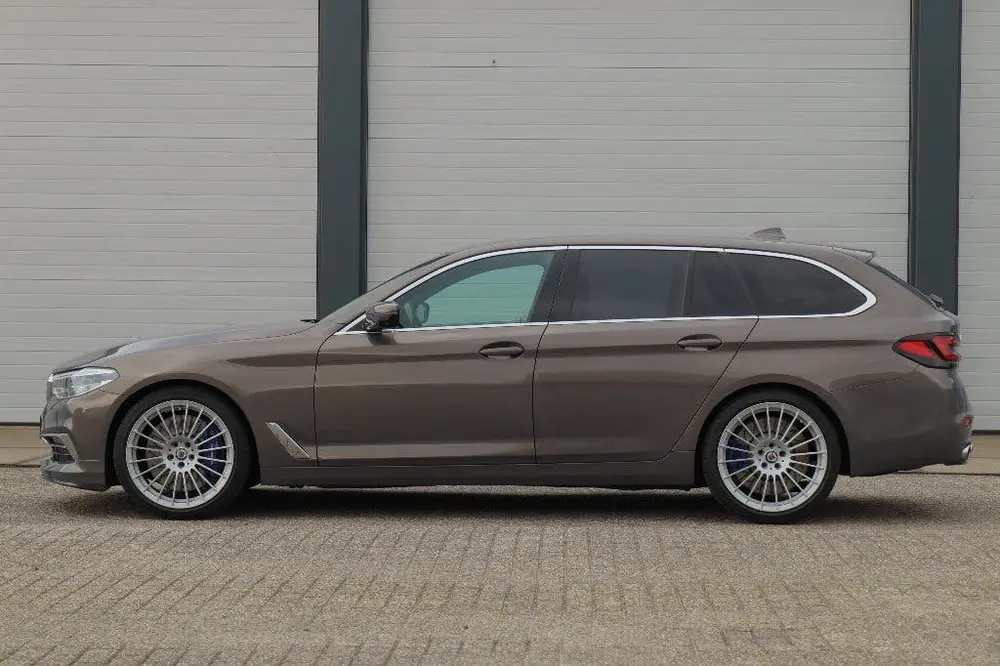 BMW B5 Touring Performance Brakes Champagne Quartz uit 2019, foto 11