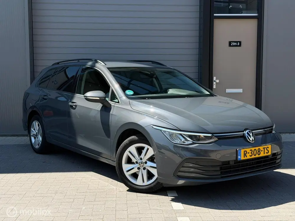Volkswagen Golf Variant 1.5 eTSI R-Line B+ / ACC / LMV / Aut uit 2022, foto 2
