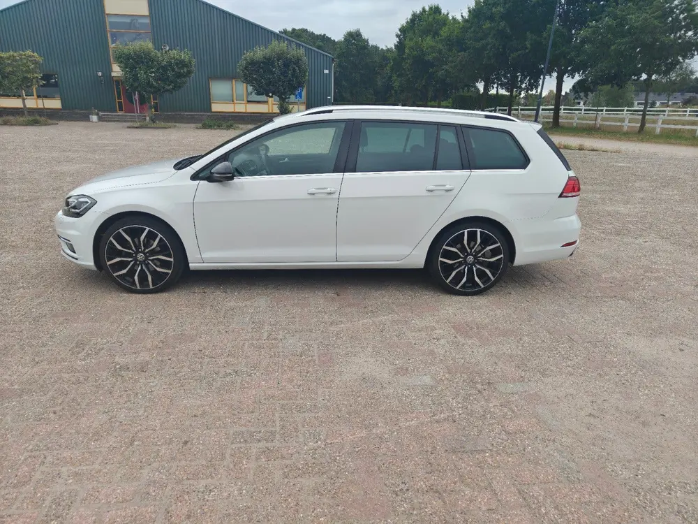 Volkswagen Golf Variant 1.5 TSI 150pk 7-DSG 2020 Wit uit 2020, foto 3