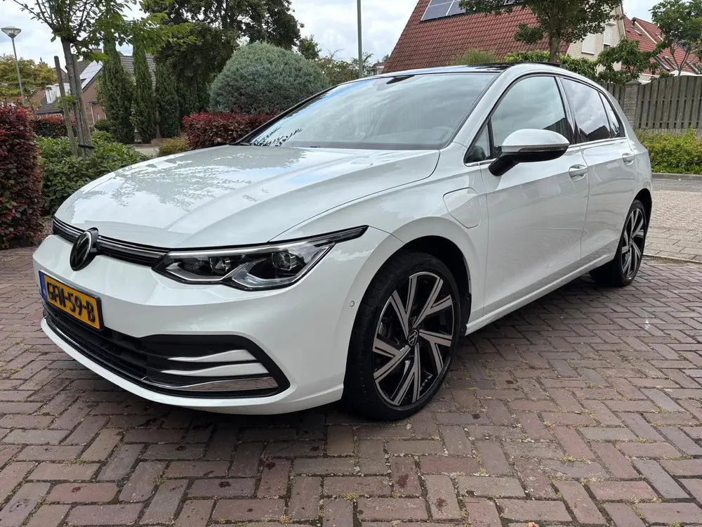 Volkswagen Golf 1.4 Ehybrid 204pk DSG 2022 Wit uit 2022