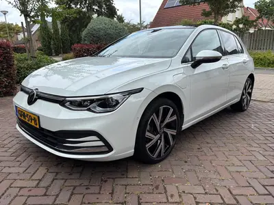 Volkswagen Golf 1.4 Ehybrid 204pk DSG 2022 Wit uit 2022