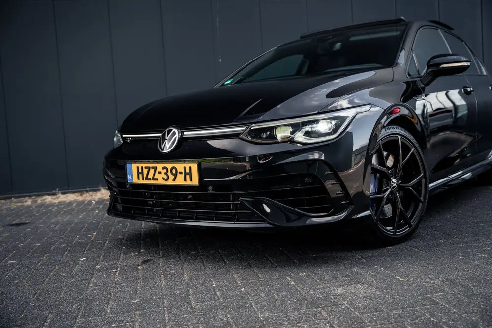 Volkswagen Golf 2.0 TSI 320pk AKRA 4MOTION 2021 Zwart - VOL uit 2021, foto 3