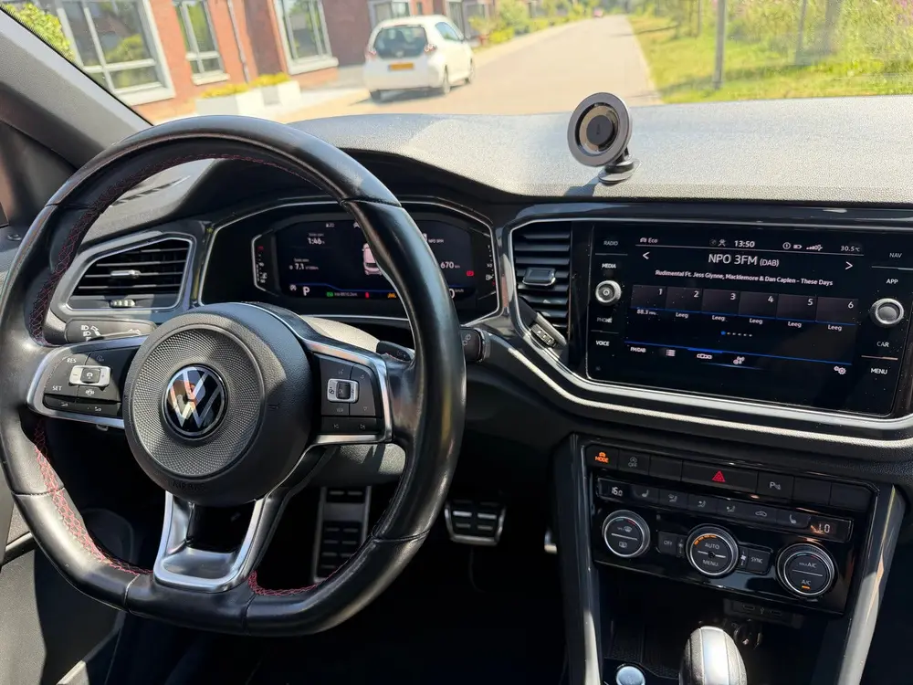 Volkswagen T-Roc 1.5 TSI 150pk 7-DSG 2021 Grijs PANO KEYLESS uit 2021, foto 6