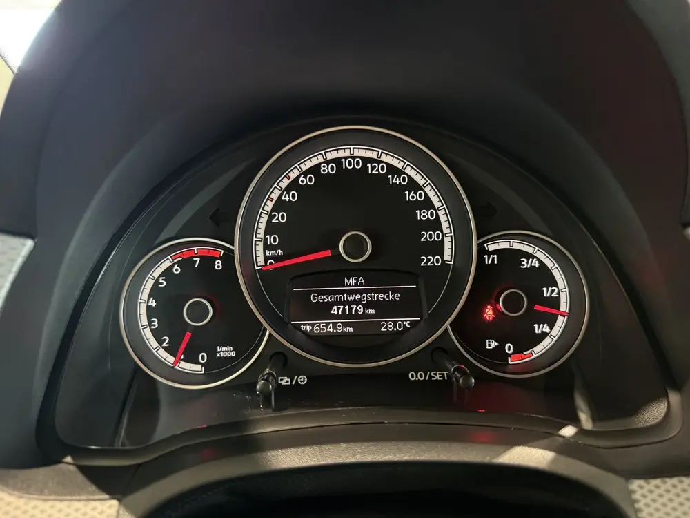 Volkswagen Up! 1.0 Active, Camera, Cruise control, Climate c uit 2023, foto 11