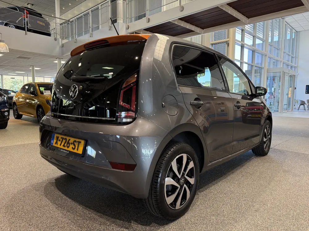 Volkswagen Up! 1.0 Active, Camera, Cruise control, Climate c uit 2023, foto 6