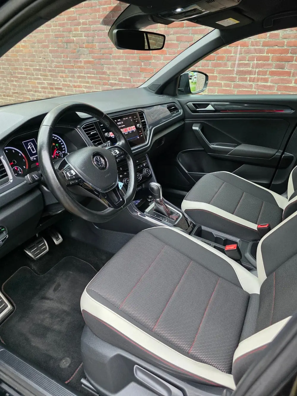 Volkswagen T-Roc 1.5 TSI 150pk 7-DSG 2019 APK tot Juli 2028 uit 2019, foto 11