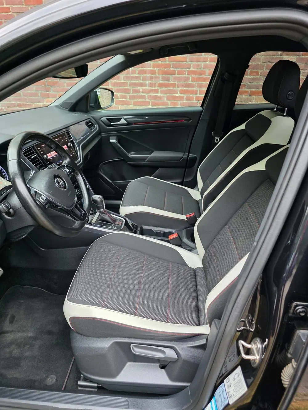 Volkswagen T-Roc 1.5 TSI 150pk 7-DSG 2019 APK tot Juli 2028 uit 2019, foto 13