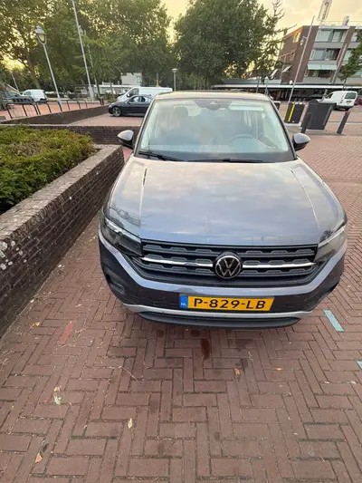 Volkswagen T-Cross 1.0 TSI 110pk 7-DSG 2022 Grijs uit 2022