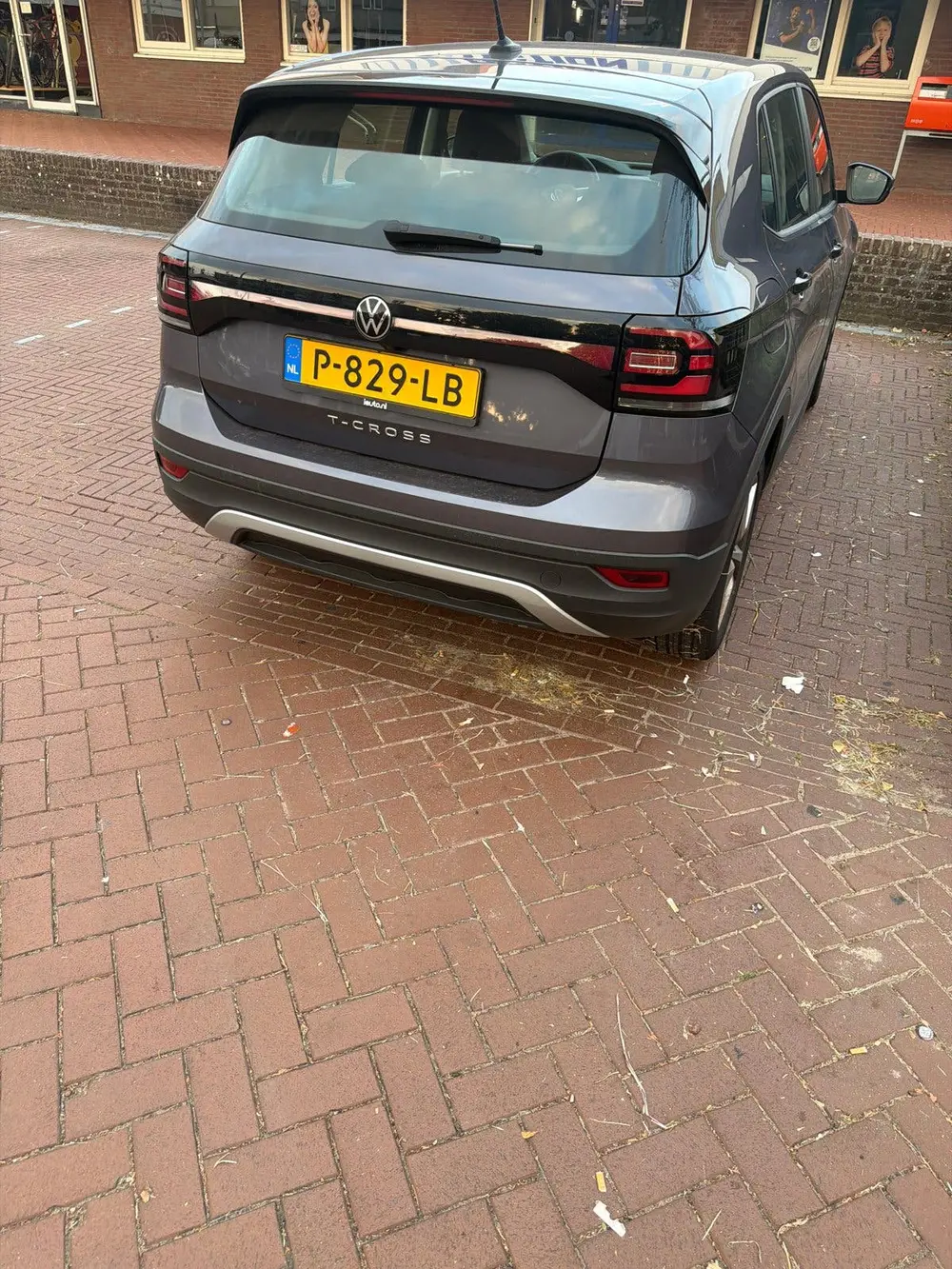 Volkswagen T-Cross 1.0 TSI 110pk 7-DSG 2022 Grijs uit 2022, foto 2