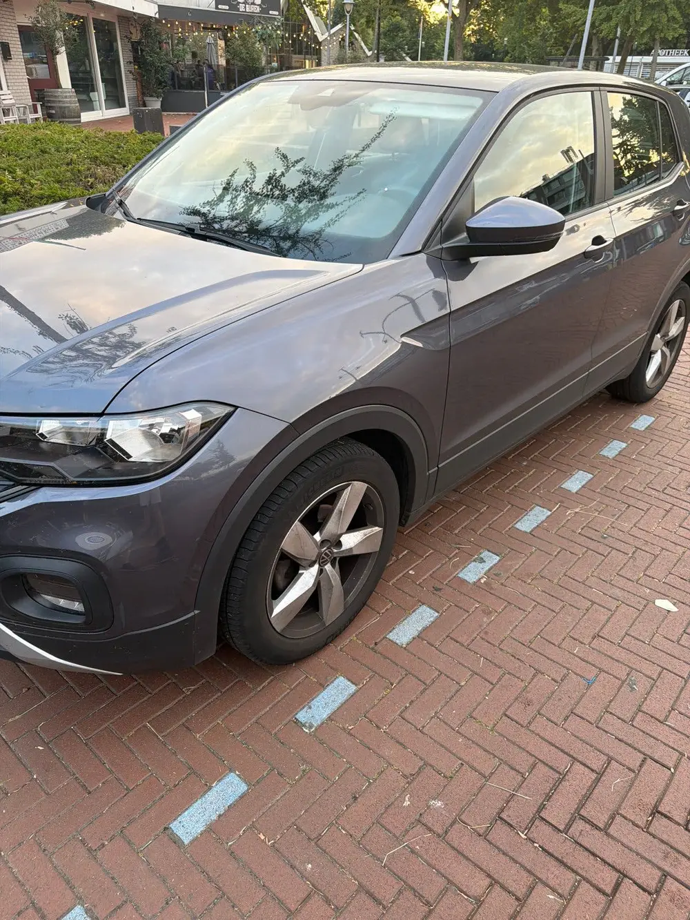 Volkswagen T-Cross 1.0 TSI 110pk 7-DSG 2022 Grijs uit 2022, foto 4