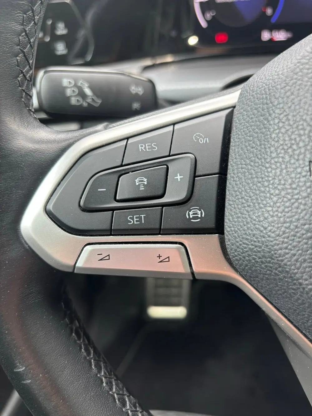 Volkswagen Golf 1.0 TSI 110pk 2021 Zwart uit 2021, foto 7