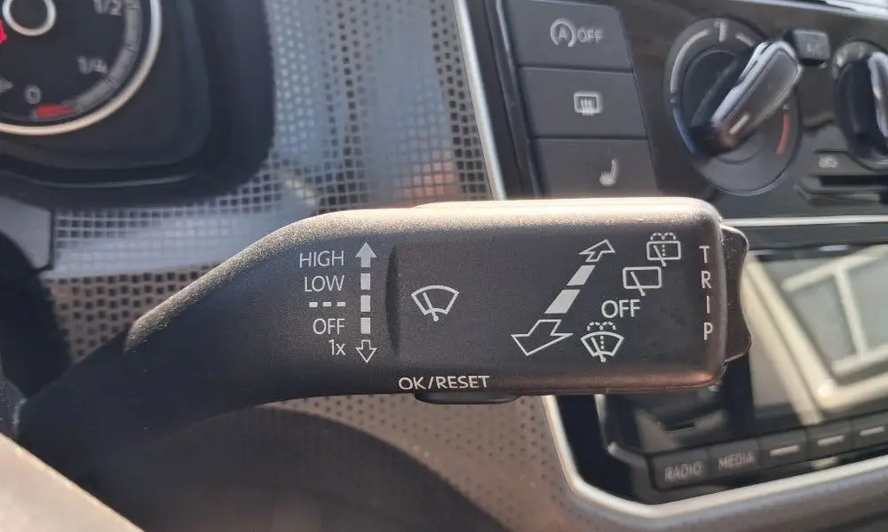 Volkswagen Up! VW Up! 1.0 BMT move up! Join| 75pk| 1e eig.| apk 30-06-2028| uit 2019, foto 14