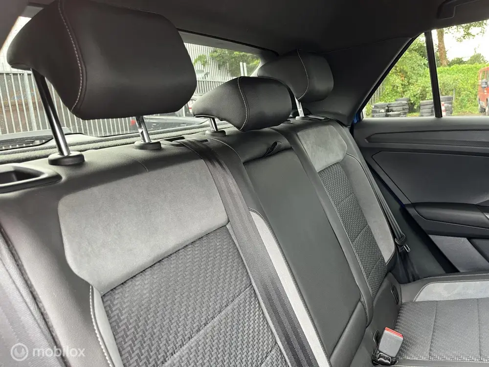 Volkswagen T-Roc 1.5 TSI DSG R-line/CARPLAY/CLIMA/LED/CAMERA uit 2021, foto 16