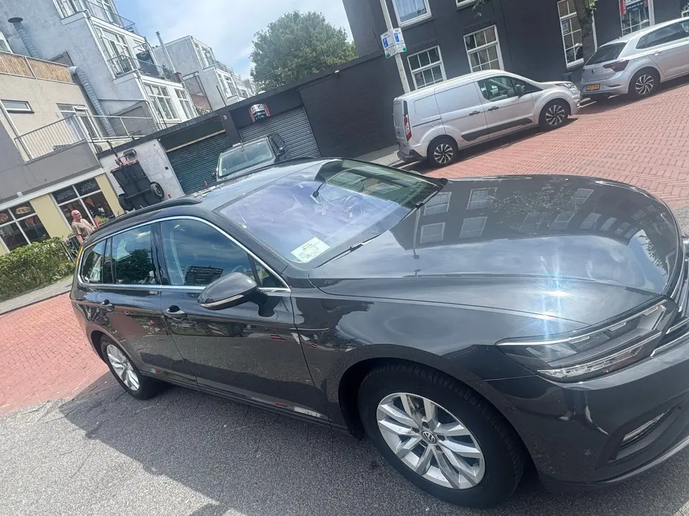Volkswagen Passat Variant Passat 2.0 TDI 150pk DSG 2020 Grijs uit 2020, foto 4