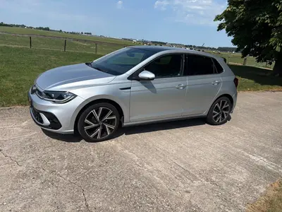 Volkswagen Polo Grijs 1,0 tsi automaat weinig kilometers. uit 2021