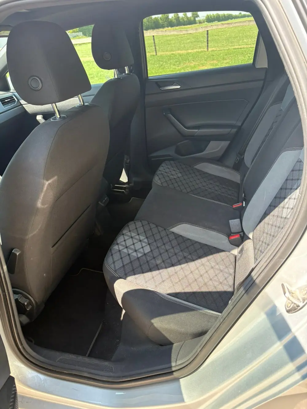 Volkswagen Polo Grijs 1,0 tsi automaat weinig kilometers. uit 2021, foto 9