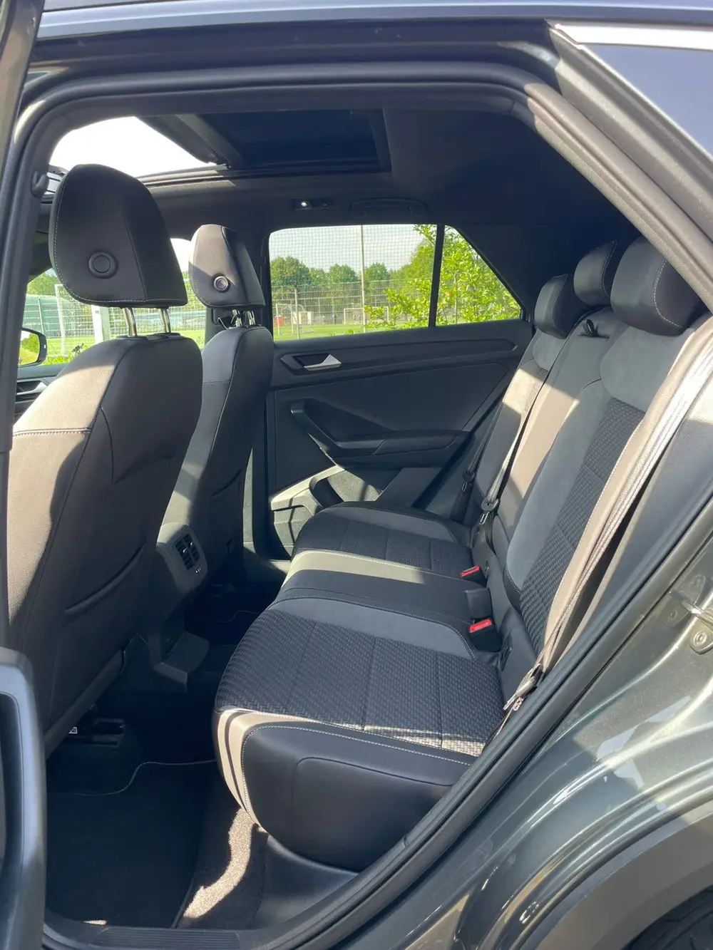 Volkswagen T-Roc 1.5 TSI 150pk 7-DSG 2019 Grijs uit 2019, foto 10