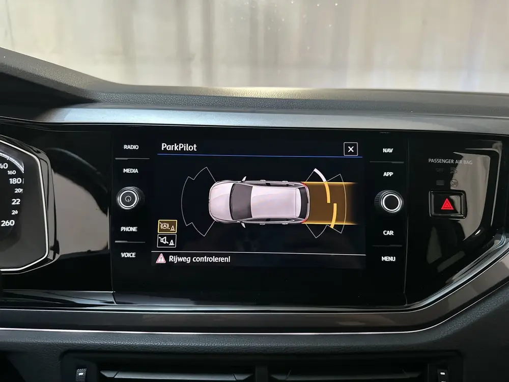 Volkswagen Polo 1.0 TSI Highline Business R R-Line Parkeerse uit 2021, foto 9