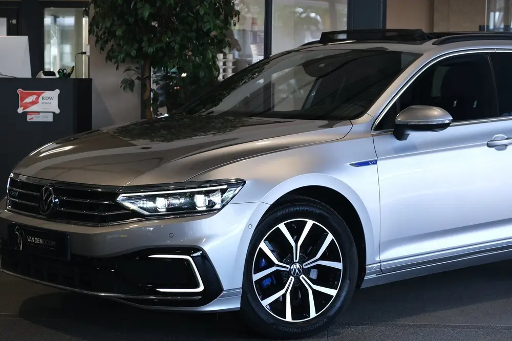 Volkswagen Passat 1.4 TSI PHEV GTE 218 PK Pano Trek Virtual uit 2020, foto 15