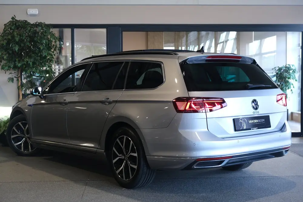 Volkswagen Passat 1.4 TSI PHEV GTE 218 PK Pano Trek Virtual uit 2020, foto 8