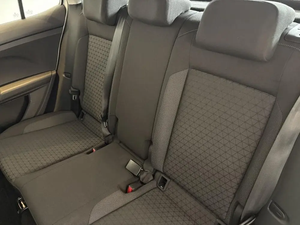 Volkswagen T-Cross 1.0 TSI Life Trekhaak, Parkeersensoren, A uit 2021, foto 11