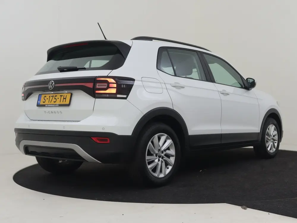 Volkswagen T-Cross 1.0 TSI Life 95Pk uit 2023, foto 2