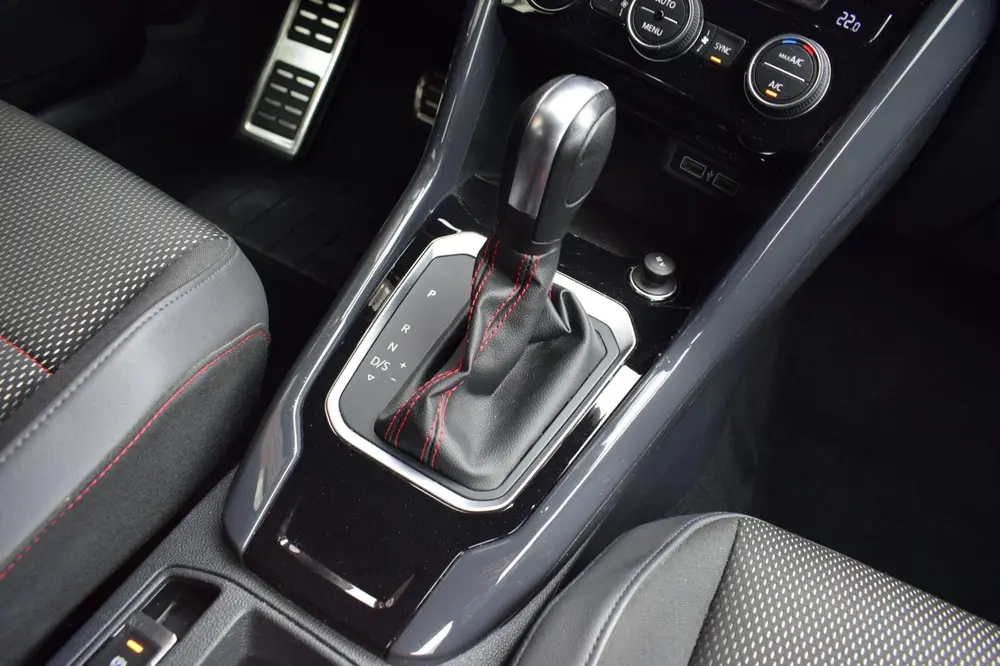 Volkswagen T-Roc 1.5 TSI DSG Aut. R Line Sport Carplay | PDC uit 2021, foto 14