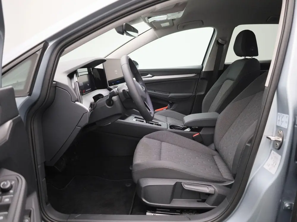 Volkswagen Golf 1.5 eHybrid Life Edition | Navigatie | Draad uit 2025, foto 11