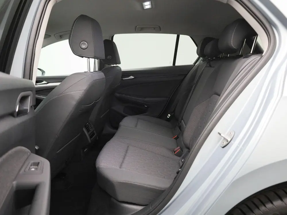 Volkswagen Golf 1.5 eHybrid Life Edition | Navigatie | Draad uit 2025, foto 12