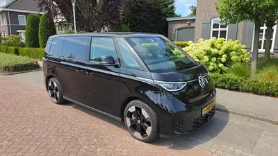 Volkswagen ID. Buzz 77kWh 204pk 2023 Zwart uit 2023