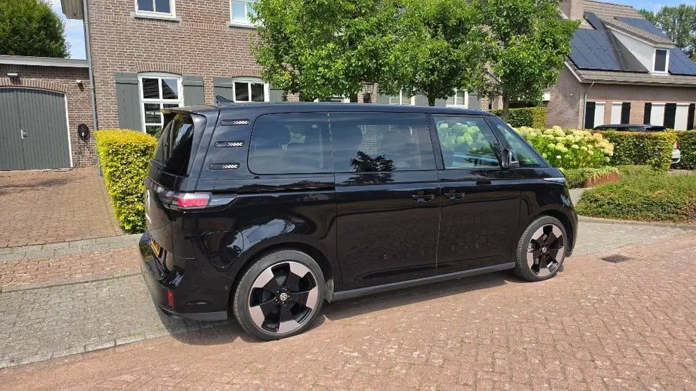 Volkswagen ID.Buzz 77kWh 204pk 2023 Zwart uit 2023, foto 2