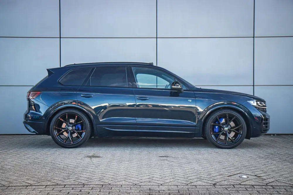 Volkswagen Touareg R 3.0 TSI eHybrid 462pk 4MOTION | Panoram uit 2024, foto 3