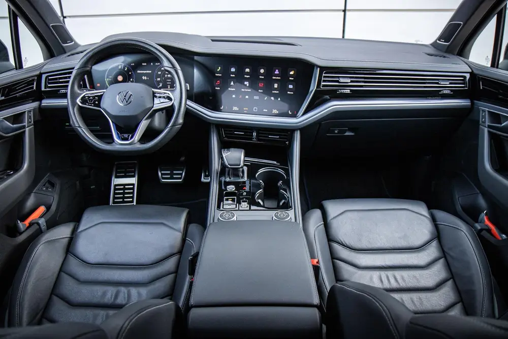 Volkswagen Touareg R 3.0 TSI eHybrid 462pk 4MOTION | Panoram uit 2024, foto 5