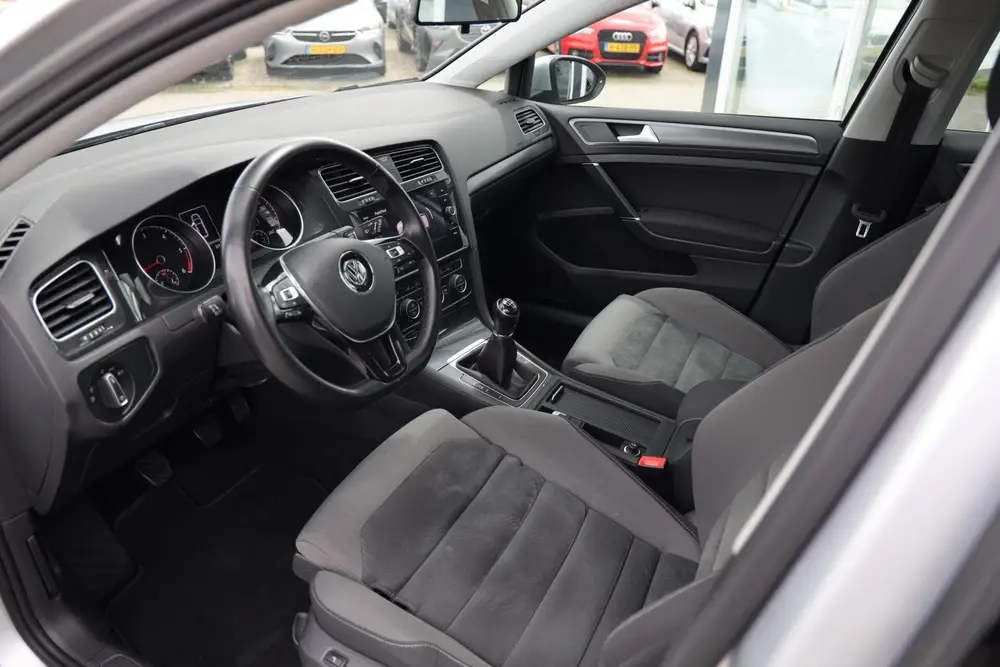 Volkswagen Golf 1.6 TDI Comfortline Business|Navi|ACC|Stoelv uit 2020, foto 5