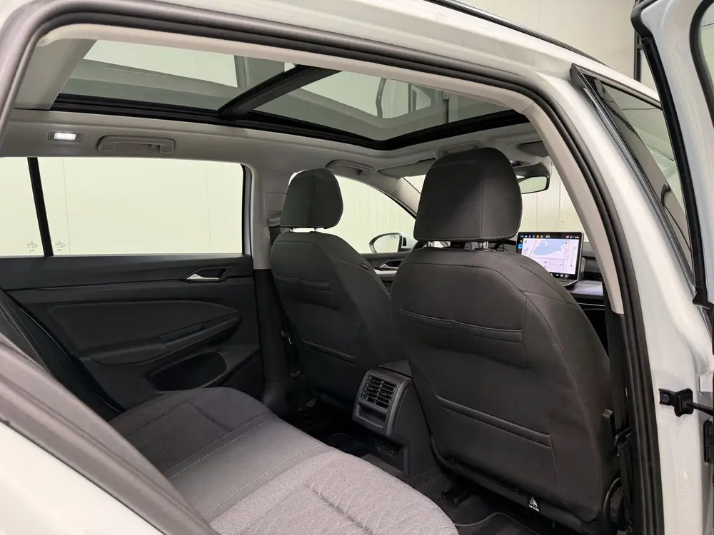 Volkswagen Golf Variant 1.5 eTSI 150pk DSG Style | Pano dak uit 2024, foto 17