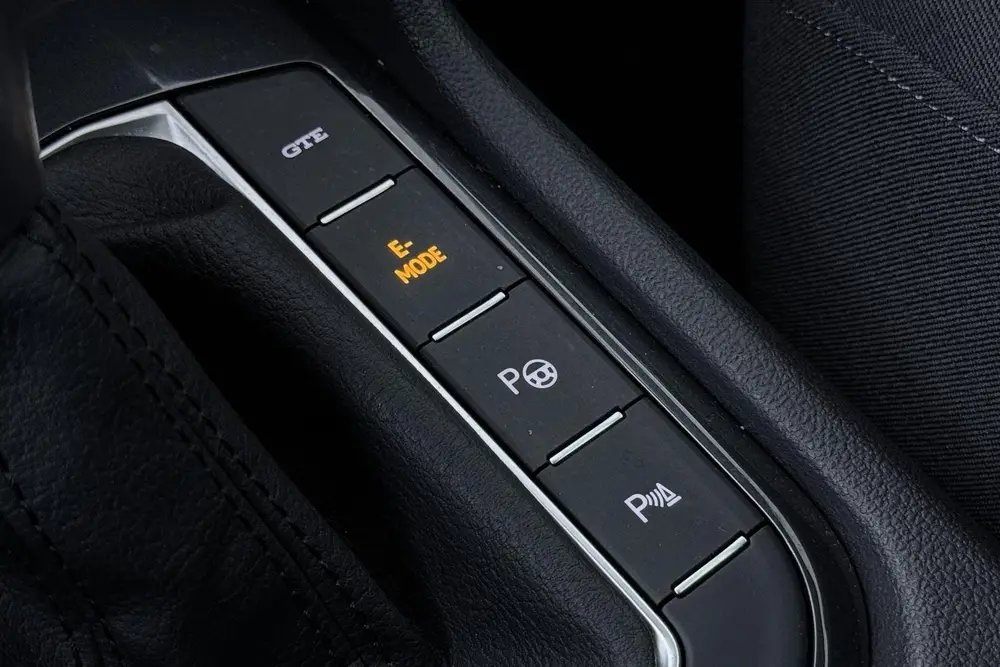 Volkswagen Tiguan 1.4 TSI eHybrid Business+ | Getint Glas | uit 2022, foto 13