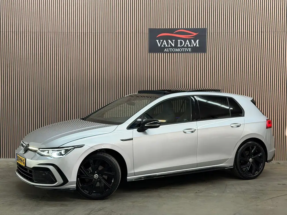 Volkswagen Golf 1.5 eTSI R-Line Business 2024 IQ-LIGHT PANO uit 2024