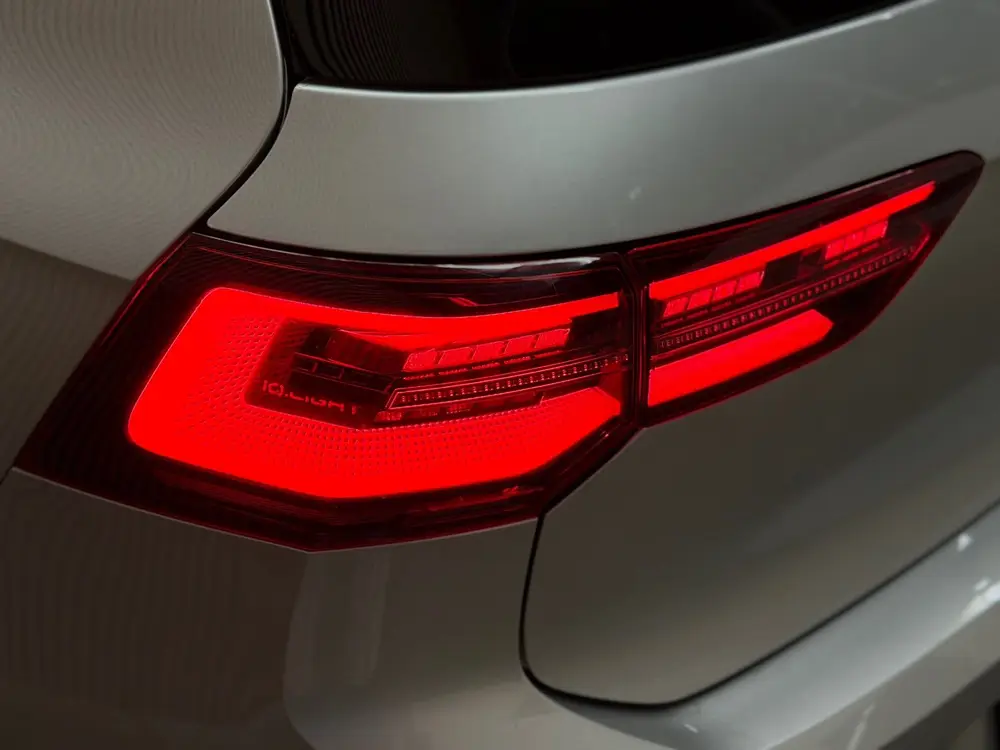 Volkswagen Golf 1.5 eTSI R-Line Business 2024 IQ-LIGHT PANO uit 2024, foto 15